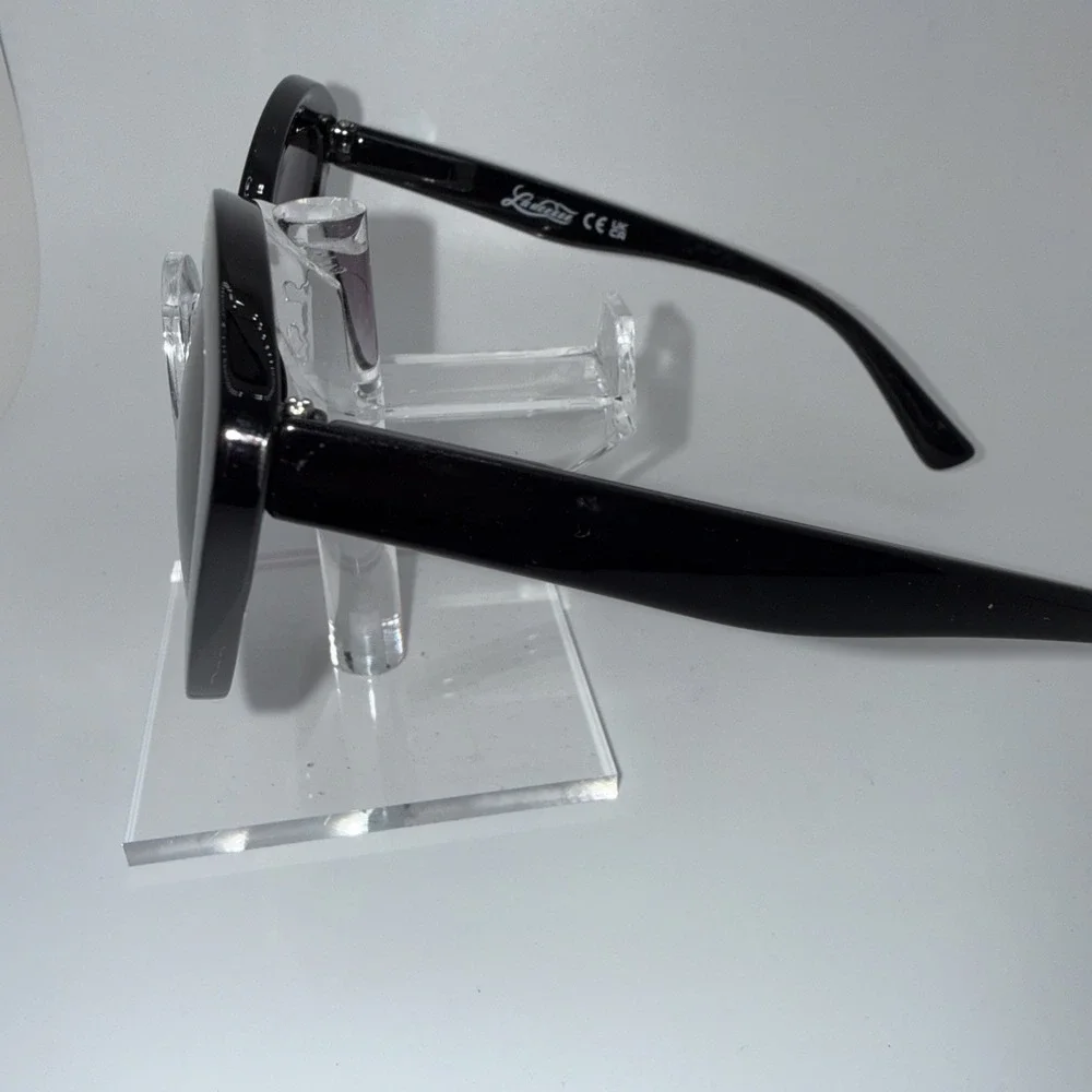 LA DEESSE Luxury Genuine Sunglass Readers +2.00 Exclusive Black Oversized CatEye